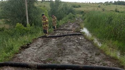 На Одещині внаслідок негоди затопило будинки: рятувальники відкачують воду