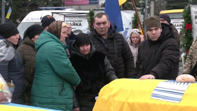 У Рівному попрощалися з військовими Олексієм Осадчим та Едуардом Гриньком У Рівному попрощалися з військовими Олексієм Осадчим та Едуардом Гриньком
