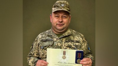 Військовослужбовця із Закарпаття відзначили державною нагородою