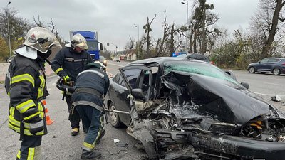 На Вінниччині у ДТП загинула людина, п'ятеро — травмувалися На Вінниччині у ДТП загинула людина, п'ятеро — травмувалися