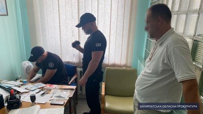 Лікаря Тячівської поліклініки підозрюють у продажі підробних ПЛР-тестів на Закарпатті
