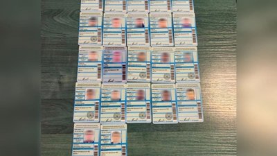На Ужгородщині викрили фірму, яка продавала іноземцям підроблені документи