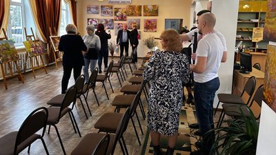 "Березневий вернісаж" – на Житомирщині відкрилася виставка художниці Катерини Лисової