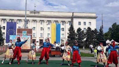 На Херсонщині розпочинається танцювальний відеомарафон На Херсонщині розпочинається танцювальний відеомарафон