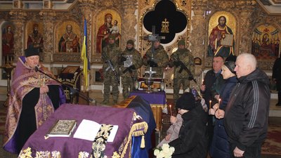У Полтаві попрощалися із загиблим під час оборони України Олексієм Косвінцевим У Полтаві попрощалися із загиблим під час оборони України Олексієм Косвінцевим