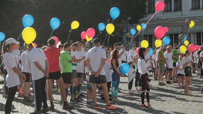 Учасники пробігу в Чернівцях Учасники пробігу в Чернівцях