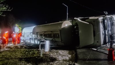 На Тернопільщині сталася ДТП: рух транспорту обмежений На Тернопільщині сталася ДТП: рух транспорту обмежений