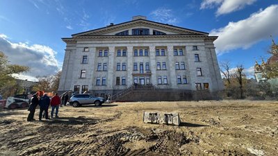 Маріупольський драмтеатр окупанти планують вікрити у грудні 2025 року