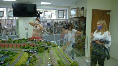Вінниця в мініатюрі: макет міста 70-х років створили в музеї транспорту Вінниця в мініатюрі: макет міста 70-х років створили в музеї транспорту