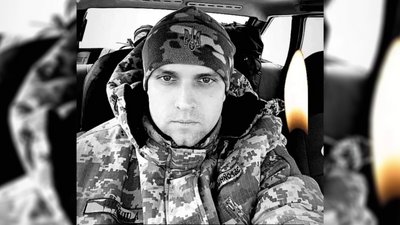 На Чернігівщині попрощалися з трьома військовими, які загинули на Донеччині та Запоріжжі На Чернігівщині попрощалися з трьома військовими, які загинули на Донеччині та Запоріжжі
