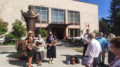 У Тернополі відкрили монумент Святої Покрови У Тернополі відкрили монумент Святої Покрови