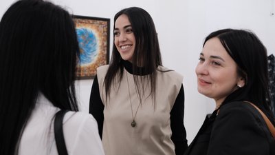 У мистецькому центрі в Чернівцях розпочали аукціон з продажу картин. Гроші передадуть на ЗСУ У мистецькому центрі в Чернівцях розпочали аукціон з продажу картин. Гроші передадуть на ЗСУ