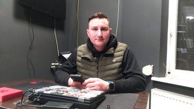 "Почали робити мобільні зарядки": як у Миколаєві фахівці підприємства допомагають військовим "Почали робити мобільні зарядки": як у Миколаєві фахівці підприємства допомагають військовим