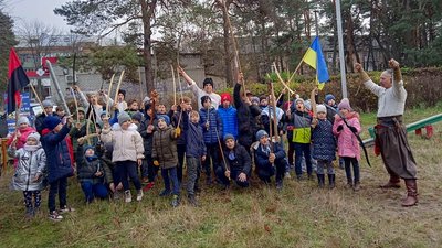 У Житомирі відбувся вуличний проєкт "Козацькі читання та розваги" У Житомирі відбувся вуличний проєкт "Козацькі читання та розваги"