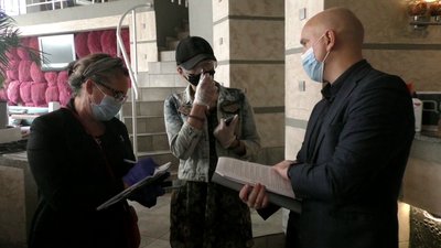 За добу в Херсоні 5 COVID-патрулів перевірили 53 об'єкти