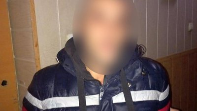 У Полтаві поліцейські склали адмінматеріали щодо чоловіка зі «зброєю»