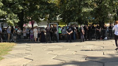 Огороджена територія навколо площі перед полтавською ОДА Огороджена територія навколо площі перед полтавською ОДА