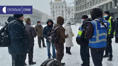 Вимагали зарплати: у Сумах колишні машинобудівники прийшли на сесію міськради Вимагали зарплати: у Сумах колишні машинобудівники прийшли на сесію міськради