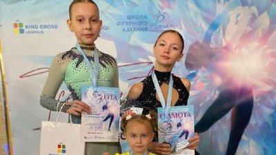 Сумські фігуристки вибороли медалі на змаганнях з фігурного катання у Львові Сумські фігуристки вибороли медалі на змаганнях з фігурного катання у Львові