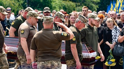 Похорон трьох захисників в Ужгороді Похорон трьох захисників в Ужгороді