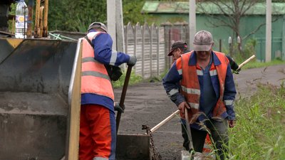 У Квасилові ремонтують вулицю, яку підтоплює після дощів
