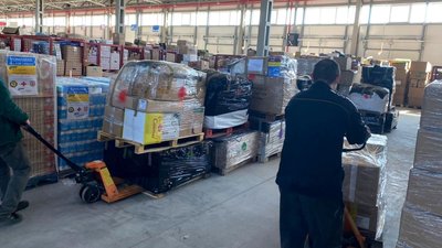 Асоціація футболу Іспанії надіслала велику гуманітарну допомогу в Ужгород Асоціація футболу Іспанії надіслала велику гуманітарну допомогу в Ужгород