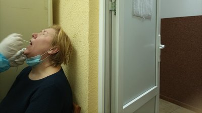 3,5 тисячі ПЛР-тестів на місяць: біозразки досліджують у Центрі громадського здоров’я Закарпаття 3,5 тисячі ПЛР-тестів на місяць: біозразки досліджують у Центрі громадського здоров’я Закарпаття