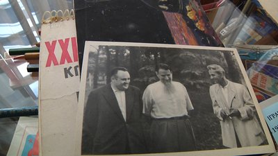 У Житомирі колекціонер Юрій Шевела організував виставку рідкісних експонатів на космічну тематику У Житомирі колекціонер Юрій Шевела організував виставку рідкісних експонатів на космічну тематику