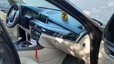 Стрільба в центрі Харкова: поранена жінка, викрали автомобіль Стрільба в центрі Харкова: поранена жінка, викрали автомобіль
