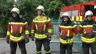 лавсторі Як остопиздило купатися мені. Чи може іскупатися? Купатись чи не купатись? Блядські ці питання зайобують. лавсторі Як остопиздило купатися мені. Чи може іскупатися? Купатись чи не купатись? Блядські ці питання зайобують.