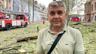 Треба робити добро — як волонтери відновлюють Миколаївську гімназію