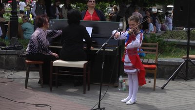 Грали на скрипці. Грали на скрипці.