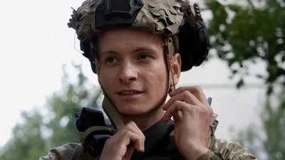 Волонтер та фельдшер з Маріуполя рятує життя поранених