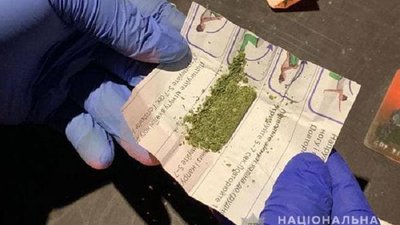 Жителя Полтавщини затримали за продаж наркотиків Жителя Полтавщини затримали за продаж наркотиків