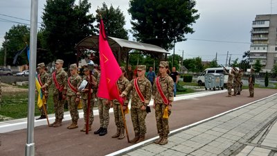 У Житомирі попрощалися з десантниками, які загинули у боях на Херсонщині У Житомирі попрощалися з десантниками, які загинули у боях на Херсонщині
