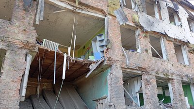 Що розповідають очевидці удару КАБом по навчальному закладу в Сумах