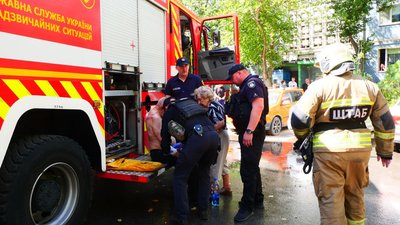 У Запоріжжі сталась пожежа в дев'ятиповерхівці: чотирьох людей врятовано У Запоріжжі сталась пожежа в дев'ятиповерхівці: чотирьох людей врятовано