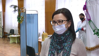 Понад тисячу черкащан вакцинувалися бустерною дозою проти коронавірусу Понад тисячу черкащан вакцинувалися бустерною дозою проти коронавірусу