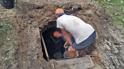У Луцьку археологи відновили дослідження підземелля кафедрального костелу Святої Трійці У Луцьку археологи відновили дослідження підземелля кафедрального костелу Святої Трійці