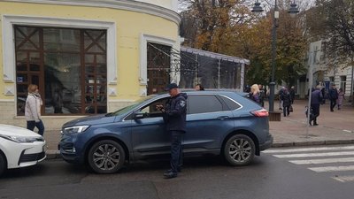 У Хмельницькому інспектори з паркування склали 665 постанов на порушників