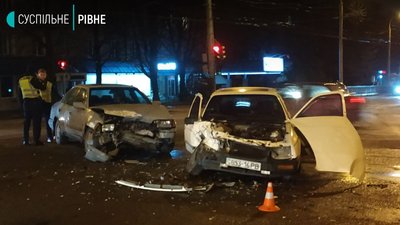 Лобове зіткнення у Рівному: в поліції розповіли обставини ДТП на Покровському