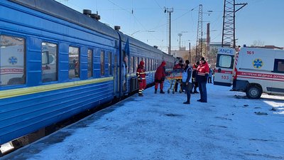 "Це має хтось робити". Вже рік "Лікарі без кордонів" евакуйовують поранених українців "Це має хтось робити". Вже рік "Лікарі без кордонів" евакуйовують поранених українців