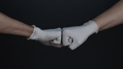 Не потрібно носити маску на вулиці, достатньо зберігати дистанцію з людьми – Данило Бріндак Не потрібно носити маску на вулиці, достатньо зберігати дистанцію з людьми – Данило Бріндак