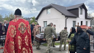 Похорон бійця у Великоберезовицькій селищній раді, Тернопіль, 22 квітня, 2024 Похорон бійця у Великоберезовицькій селищній раді, Тернопіль, 22 квітня, 2024