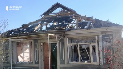 Зруйновані фасади, покрівлі й вибиті вікна: наслідки руйнувань у громаді на Вінниччині