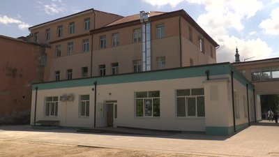 У Франківській міській лікарні відкрили оновлене відділення екстреної медичної допомоги У Франківській міській лікарні відкрили оновлене відділення екстреної медичної допомоги