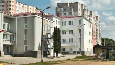 Школу у Хмельницькому, в якій ймовірно отруїлися діти, переводять на дистанційне навчання