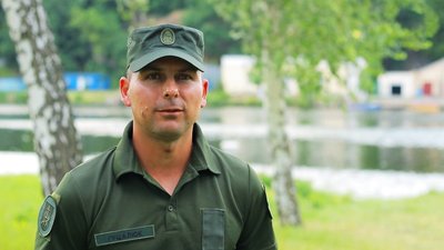Реабілітація на воді: у Вінниці нацгвардієць проводить тренування з веслування для військових