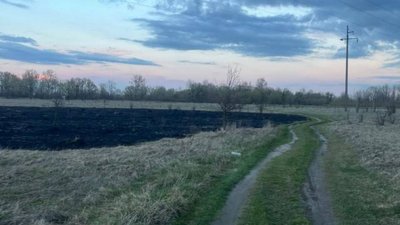 Загоряння трав’яного настилу внаслідок запуску піротехніки у селі Іванків