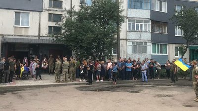 На Харківщині попрощалися з двома військовими, які загинули на війні